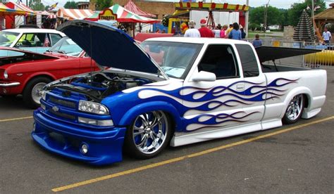 Lowriders in Japan - Culture - Japan Travel