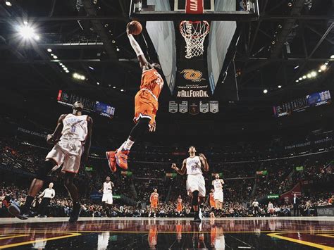 Lebron Tops 20000 Pts In A Cavs Uni Cavs King James Cleveland