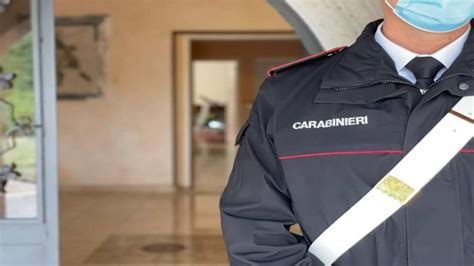 Gabiano Ragazzo Uccide La Madre Con Una Coltellata Arrestato