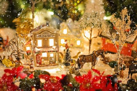 Thomas Kinkade Christmas Village Set