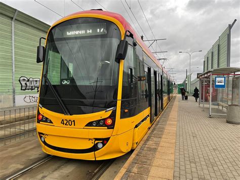 Nowe tramwaje dla Warszawy Jednokierunkowe Hyundaie też z homologacją