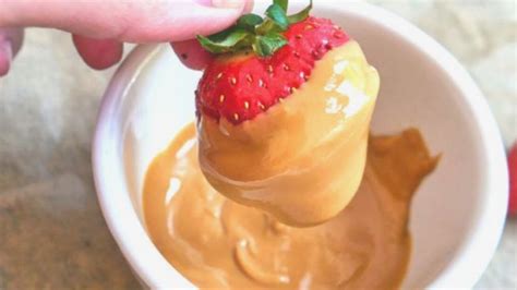 Fresas con crema de cacahuate de 138 1 Kcal Receta fácil en la app Avena