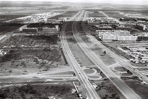 Bras Lia Completa Anos Veja Fotos Da Constru O Aos Dias Atuais