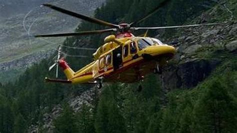 Precipita Sul Monte Bianco Morto Alpinista La Stampa