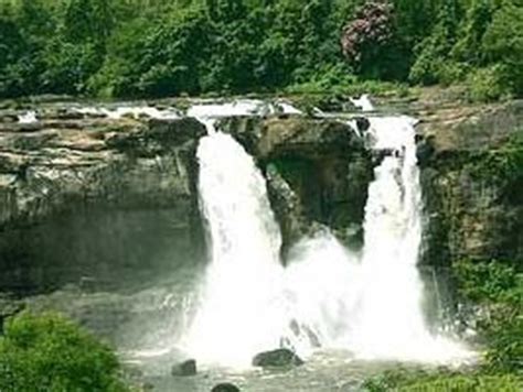 Live Kerala: Athirapally waterfalls -Hotels - Resorts - Athirapilly ...