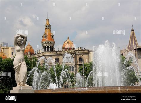 woman statue facade Stock Photo - Alamy