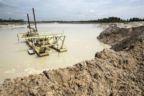 Army Corps Begins Dredging West Fork Of San Jacinto River