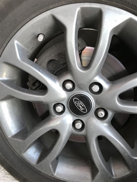 Колпачки дисков ступичных подшипников — Ford Focus II Hatchback, 2 л ...