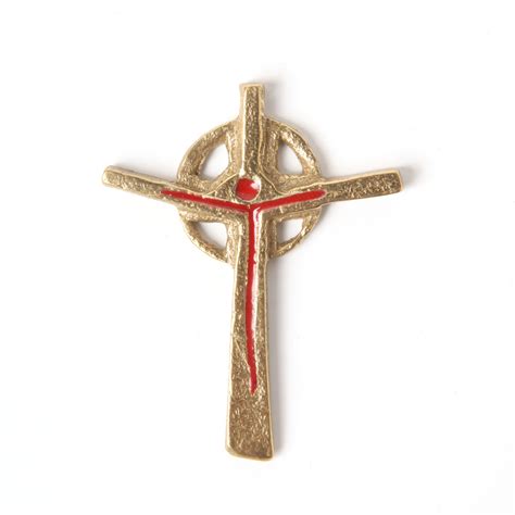 Christ sur croix pendentif émaillé rouge 4 cm