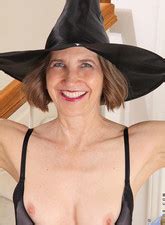 Mature Redhead Bobby Bentley Flaunt Her Bewbies Milf Fox