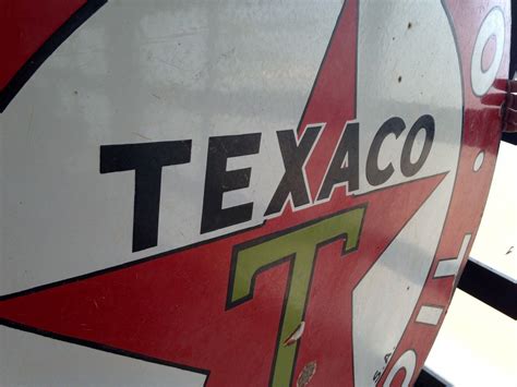 Original 1930s Texaco Motor Oil Porcelain Advertising Sign 42 In