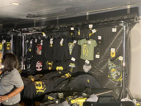 Night 2 Merch Booth Pics Rmetallica
