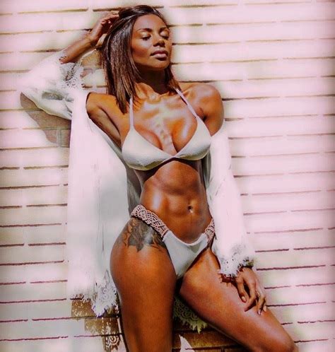 9 Hot Sexy Dominique Latimore Bikini Pics