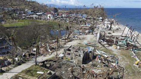 Un tsunami golpea Tonga tras una gigantesca erupción volcánica en el