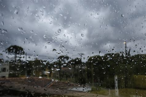 Chuva Causa Estragos Em Curitiba