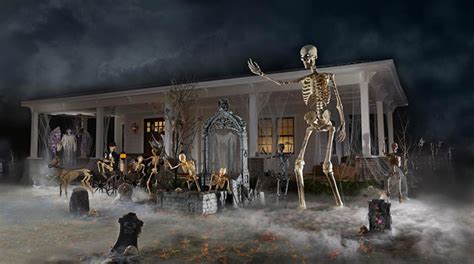 This 12-Foot Skeleton Is Sure To Spook The Whole Neighborhood This ...