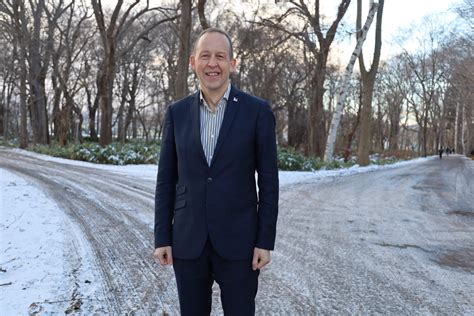 Complex interplay between tourism and climate change – Hokkaido Universiy