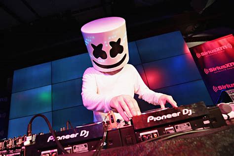 Marshmello Performs Private Concert For SiriusXM At The YouTube Space In New York City Photos ...