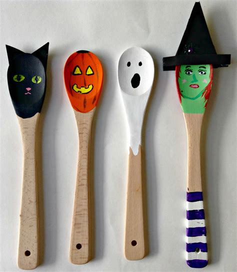 Halloween Craft | Decorated Wooden Spoons | Slap Dash Mom