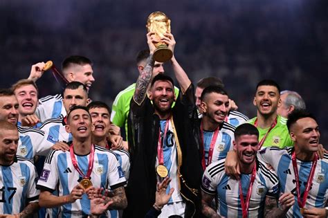 Messi Celebra Um Ano Da Conquista Da Copa Do Mundo Pela Argentina