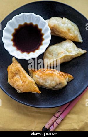 Dim Sum Gyozas Asiatische Gebratene Kn Del Party Mit Verschiedenen