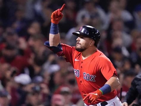 Phillies To Sign Star Slugger Kyle Schwarber: Reports | Philadelphia ...