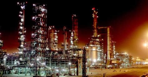 Why Is India Keen To Boost Up Its Oil Refining Capacity