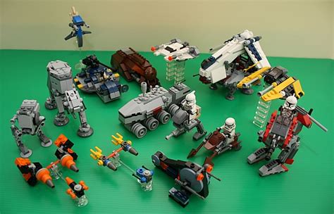 Mini LEGO Star Wars sets on display