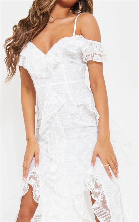 Robe Longue Blanche Froncée à épaules Dénudées Et Dentelle