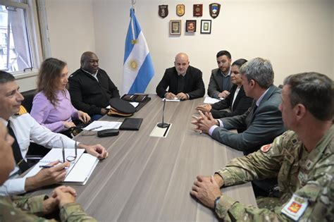 Una delegación de Naciones Unidas supervisa elementos de Infantería de