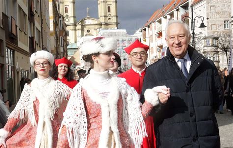 Polonez dla Witelona w Legnicy Taniec poprowadził Prezydent Legnicy