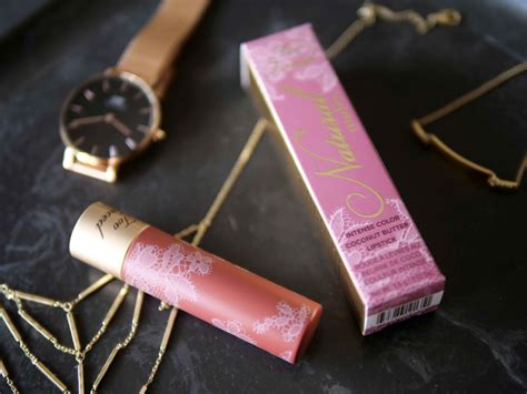 Rouge à lèvres Natural Nude Too Faced Mention très bien