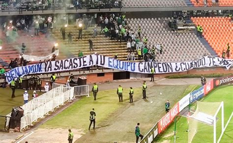 Polémico Trapo Sigue La Disputa Entre Hinchas Contra La Dirigencia De Atlético Nacional