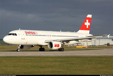 HB IJH Swiss Airbus A320 214 Photo By Martin Needham ID 835663