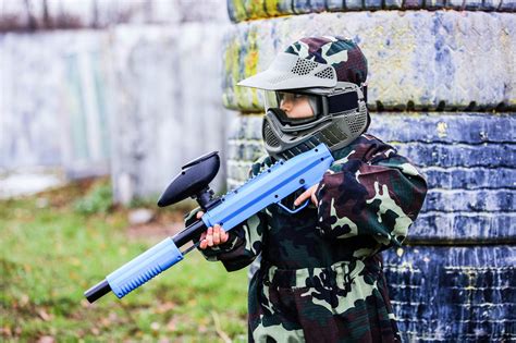 Gra W Paintball Dla Dzieci Pi A Prezentmarze