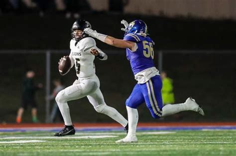 Football Photos Paramus Catholic Vs No 6 Donovan Catholic In The