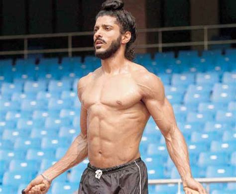 Farhan Akhtar S Daughters Weren T Impressed By His Six Pack Abs India TV