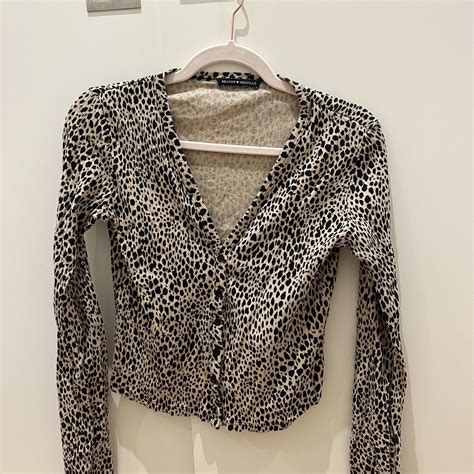 Brandy Melville Cheetah Print Long Sleeve Crop Top V Depop