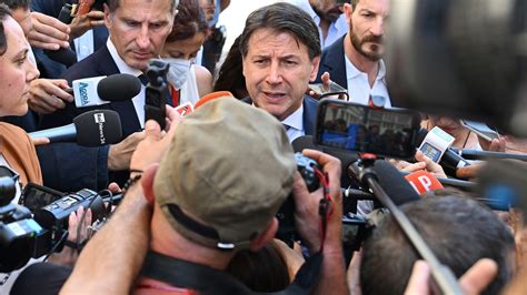 Giuseppe Conte Aggredito Da Un No Vax In Toscana