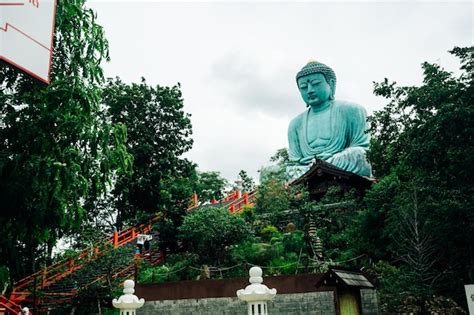 Premium Photo The Great Buddha Of Kamakura Daibutsu At Thai Temple