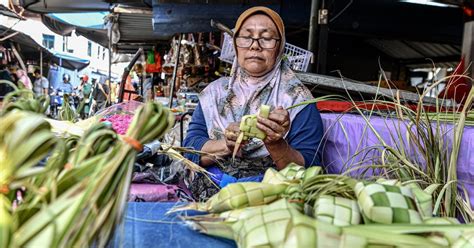 Perkukuh Perpaduan Rakyat Berpandu Proses Anyaman Ketupat Berita Harian