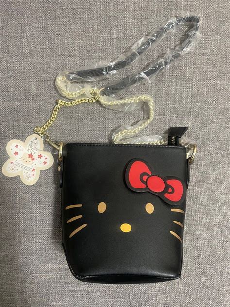 Hello Kitty 皮革 水桶包 側背 肩背 她的時尚 包包與錢包 背包在旋轉拍賣