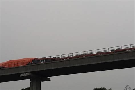 Foto Masinis LRT Yang Terlibat Kecelakaan Di Jakarta Timur Alami Trauma