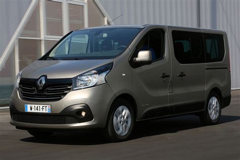 Żarówki Renault Trafic III Van 20142019 jakie potrzebne do wymiany