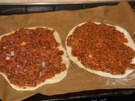 Lahmacun Türkische Pizza scharf Rezept kochbar de