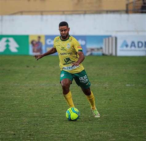 Piau Anuncia Lateral Esquerdo Ian Rodrigues Ex Santa Cruz Para