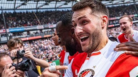 Feyenoord Geeft Ajax Pak Slaag In De Kuip