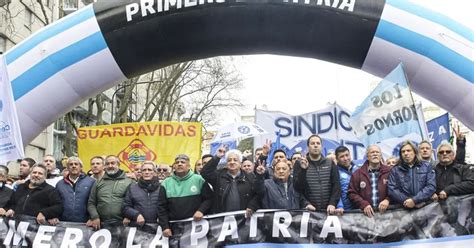 La Cgt Cta Y Movimientos Sociales Oficialistas Marcharon En Buenos Aires