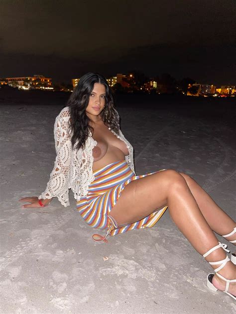 Months Pregnant But Still Like To Fuck Like A Slut Nudes