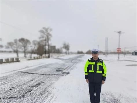 以雪为令！丰镇交警雪天执勤保通畅，守护群众平安路腾讯新闻